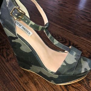 Wedge sandals